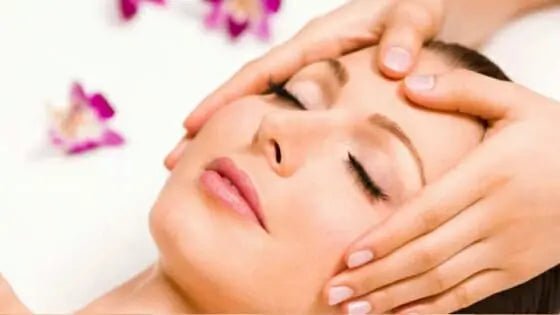 Come curare la pelle per un viso splendido - Prodotti Herbalife Online